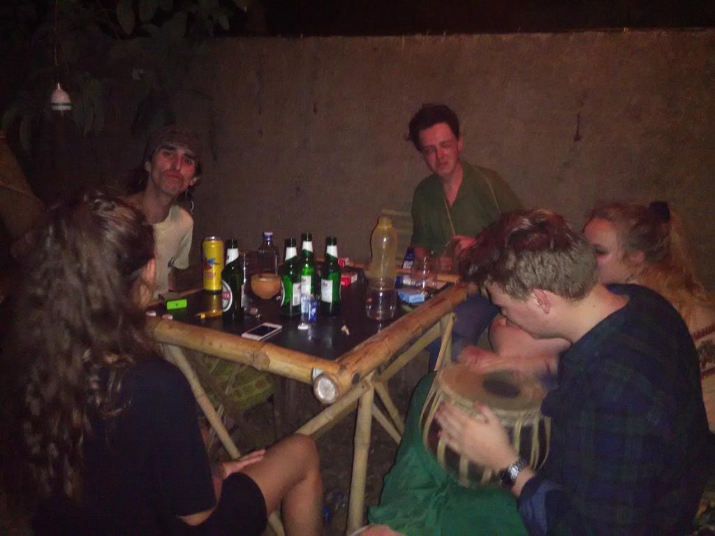 Bricks And Bamboo Hostel Anjuna Esterno foto