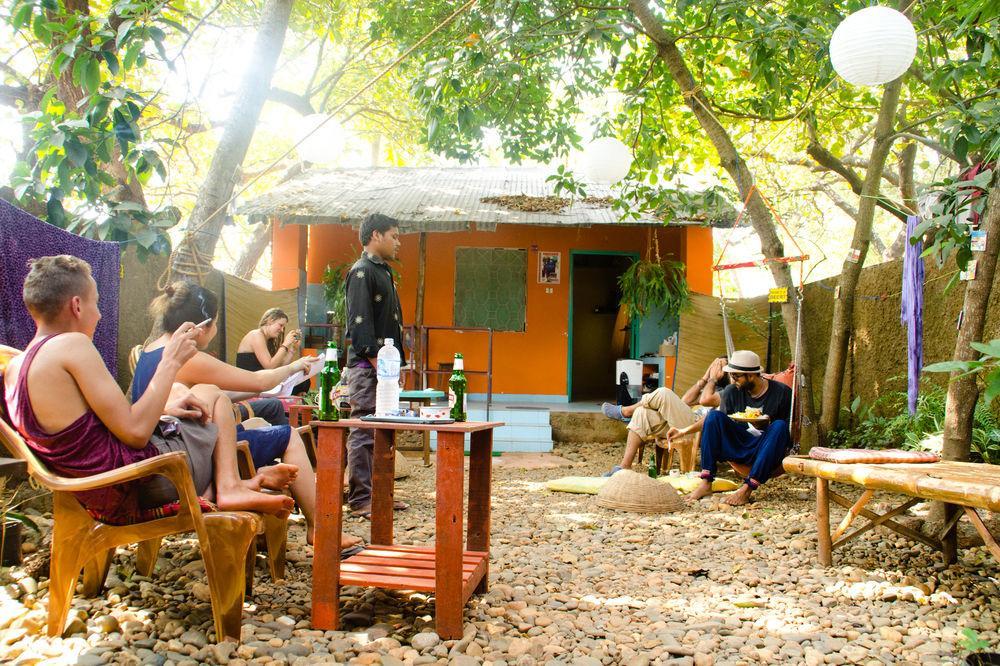 Bricks And Bamboo Hostel Anjuna Esterno foto