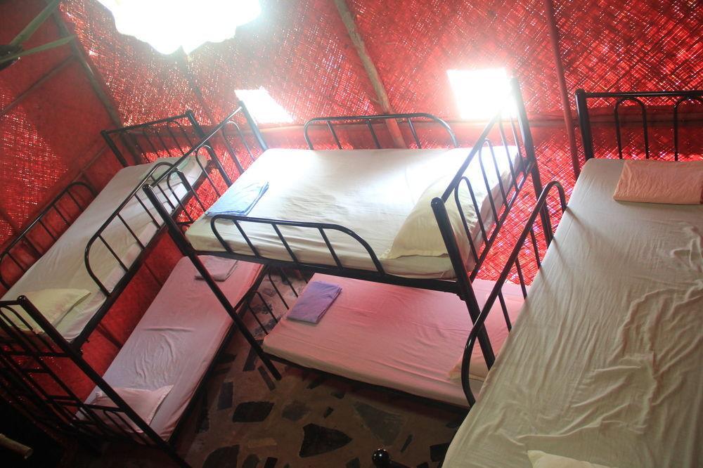 Bricks And Bamboo Hostel Anjuna Esterno foto