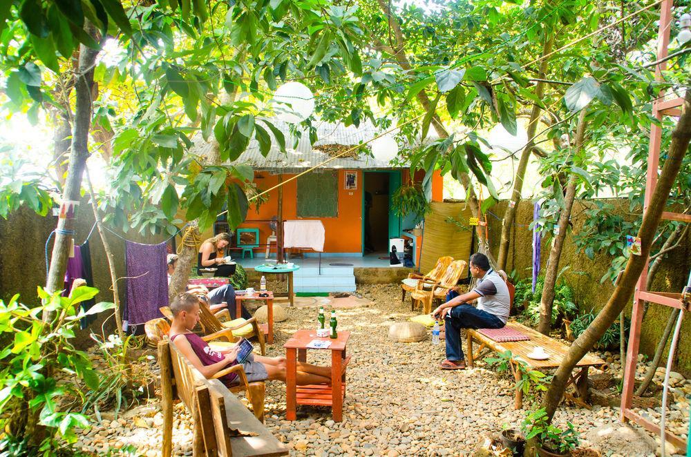 Bricks And Bamboo Hostel Anjuna Esterno foto