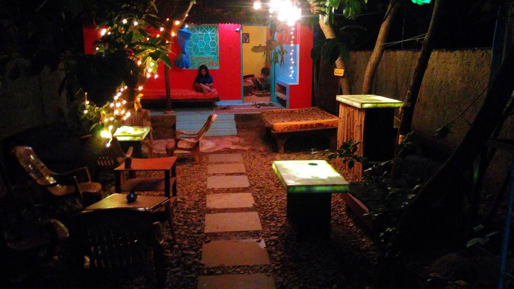 Bricks And Bamboo Hostel Anjuna Esterno foto