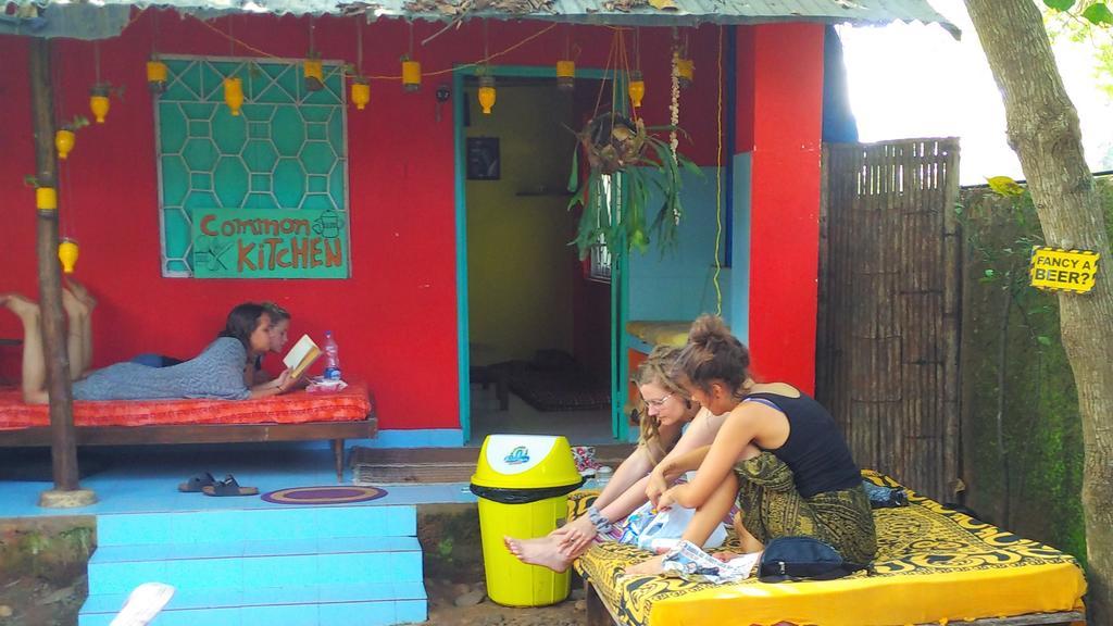 Bricks And Bamboo Hostel Anjuna Esterno foto
