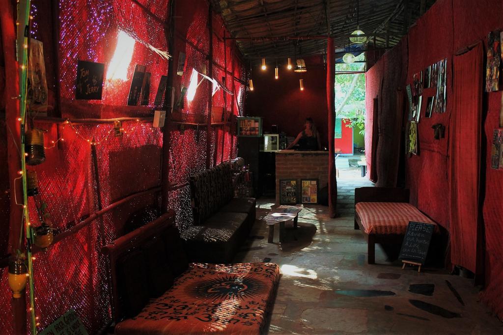 Bricks And Bamboo Hostel Anjuna Esterno foto