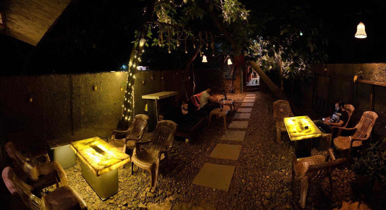 Bricks And Bamboo Hostel Anjuna Esterno foto